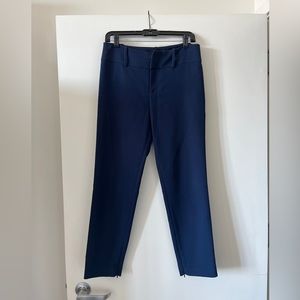 Alice + Olivia Skim Ankle Pants in Navy Blue